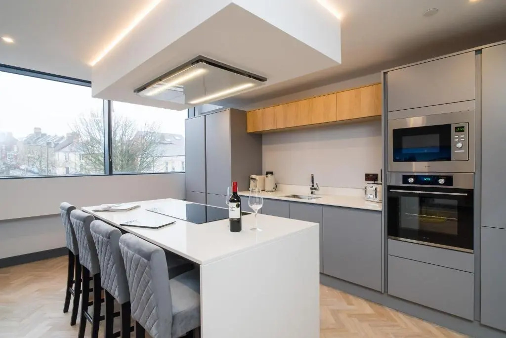 Luxe Apartments, The Moorwell, Secure Parking, - 10mins Cardiff City Ctr