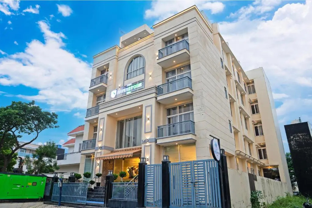 The Riverstone Inn - Near India Expo Centre and Mart