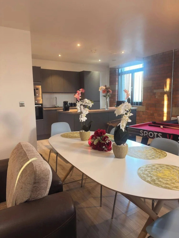 Winter Stays, Pool, Wi-fi, Parking, 3double Beds