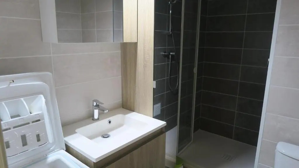 Grand studio familial proche centre et plages