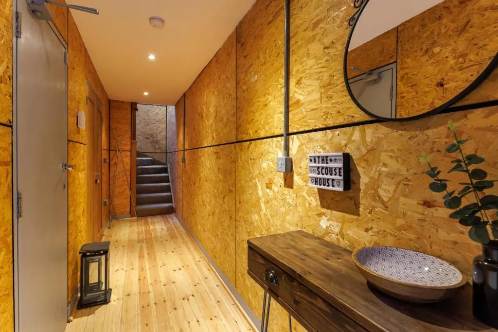 Air Host and Stay - The Scouse House - Quirky 2 bedroom mews house mins from Sefton Park