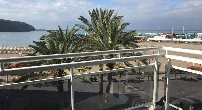 Bahia Colon