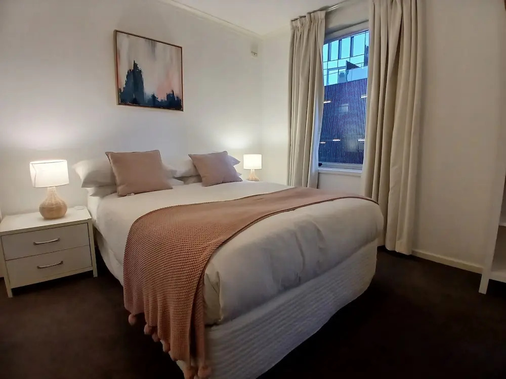 ReadySet Apartments at Southbank Condos
