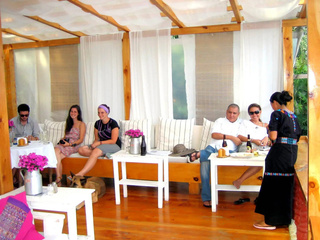 Hotel La Casa Rosa