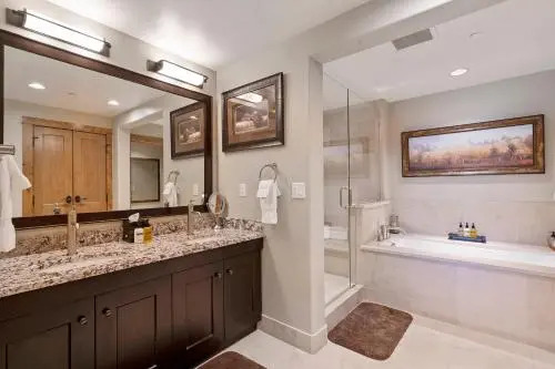 Edgemont 2305 - Luxury Ski-in Ski-out Condo