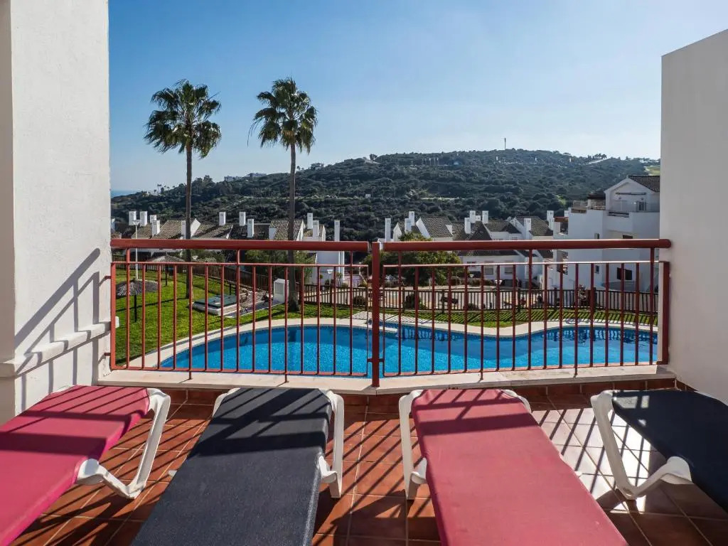 2174-Huge 3 bedrooms with terrace and pool