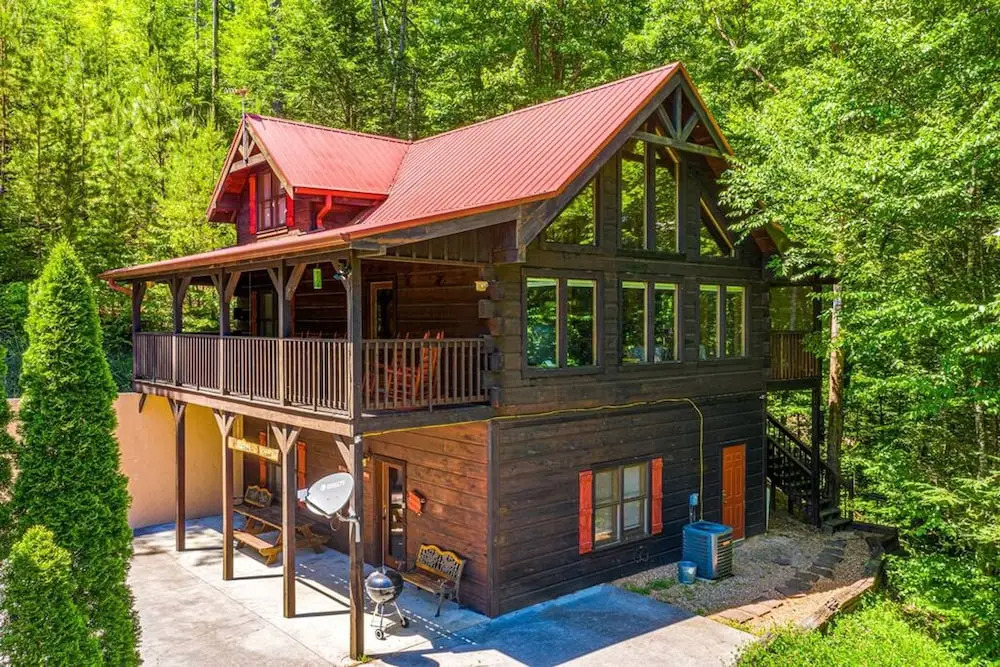 Secluded 3BR Cabin w Hot Tub Dog Friendly Sleeps12