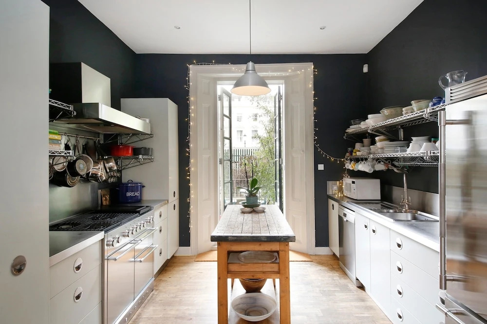 3 Bedroom Notting Hill House With Balcony