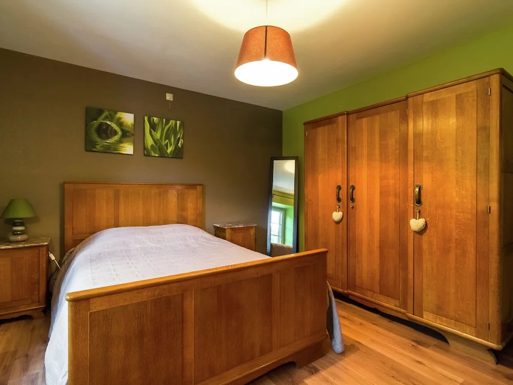 Picturesque Cottage in Alle With Garden