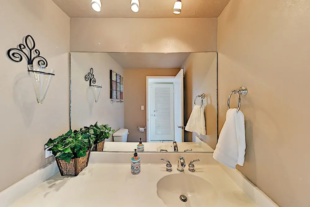 Ocean-view W/ Casita, Heated Pool & Hot Tub 5 Bedroom Home