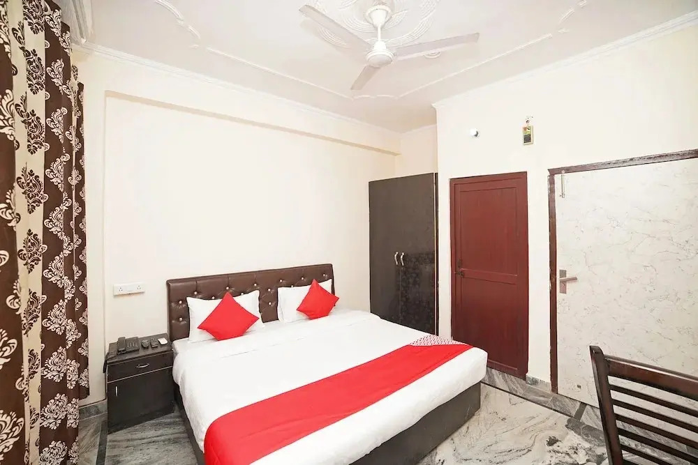 Hotel Mohan Palace by OYO Rooms