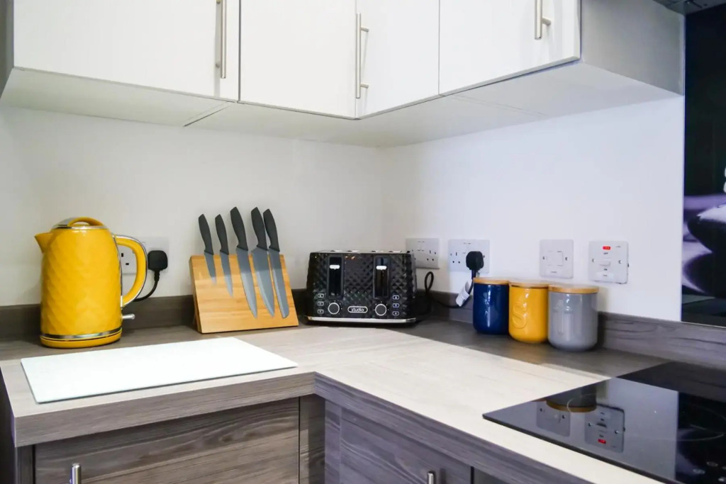 Brand New 2 Bedroom Regency Apartment In Cheltenham Town Centre - Sleeps Up To 6