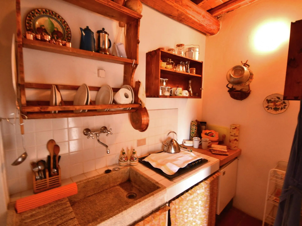 Beautiful Cottage in Pescia with bubble bath