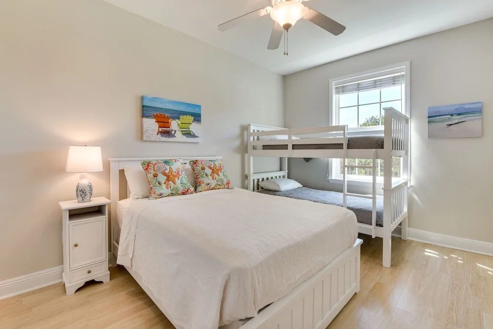 Santa Rosa Beach Condo w/ Patio < 1 Mi to Beach!