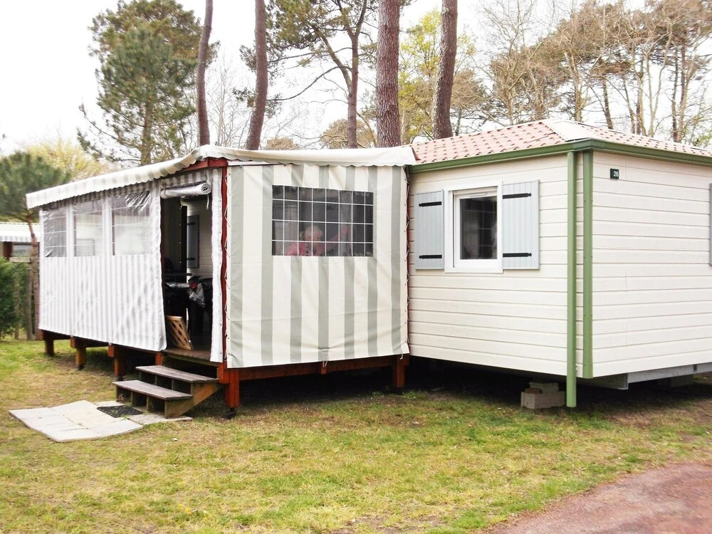 Cosy, 2-bedroom Mobile Home With a Furnished Terrace and Serene Garden