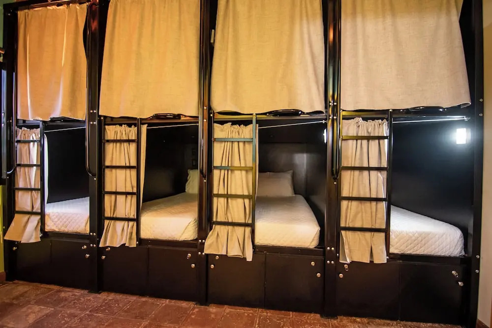 Yes Please! Hostel