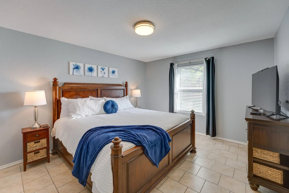 Sunny Universal City Home ~ 18 Mi to San Antonio!