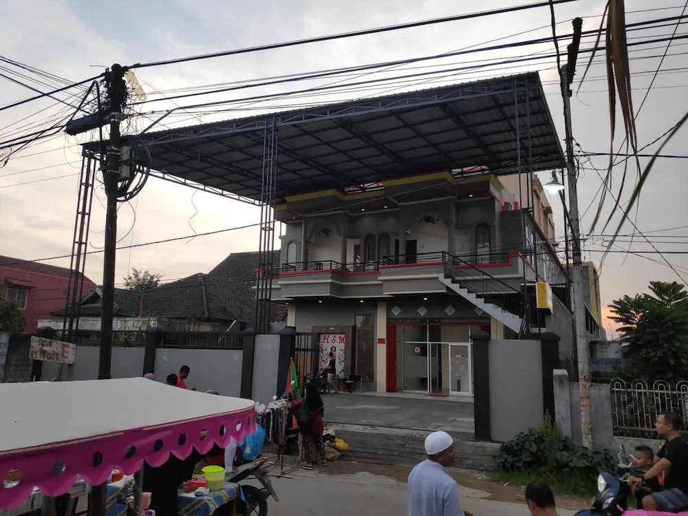 OYO 2024 H&m Residence