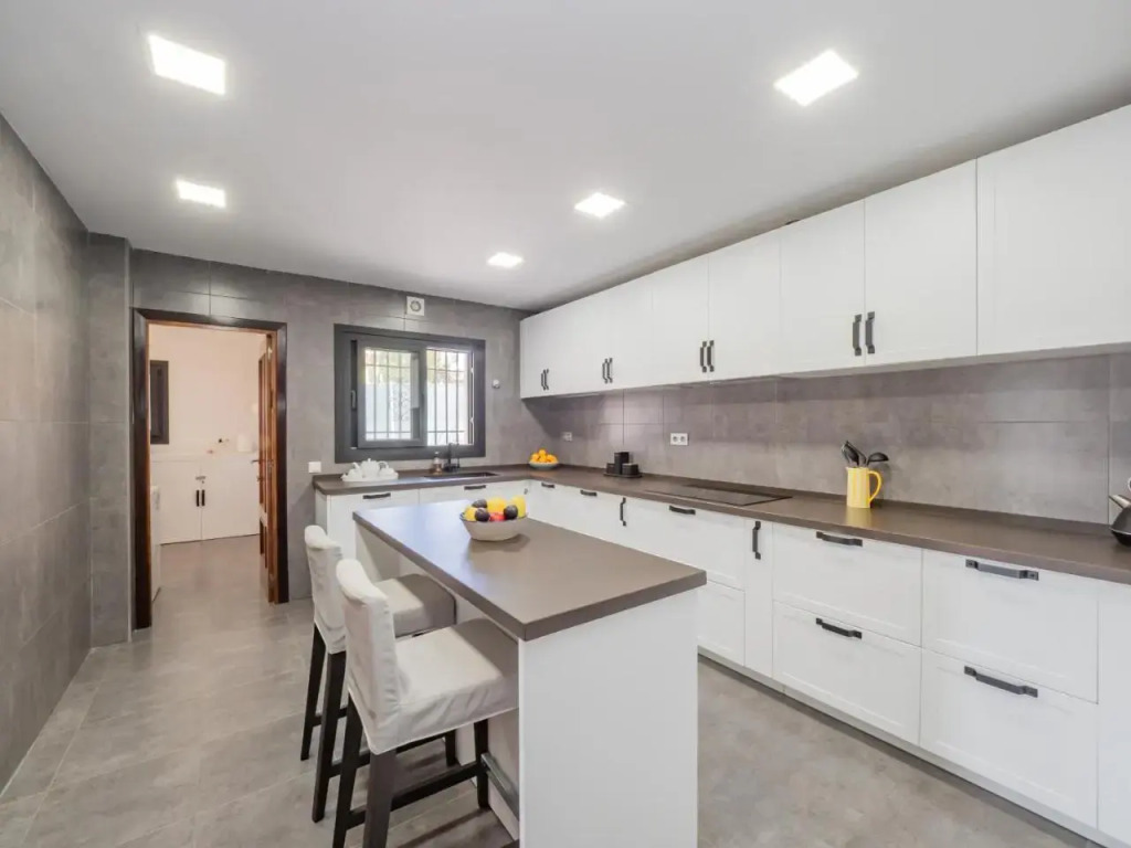 Cubos Beach Front Villa Benalmadena