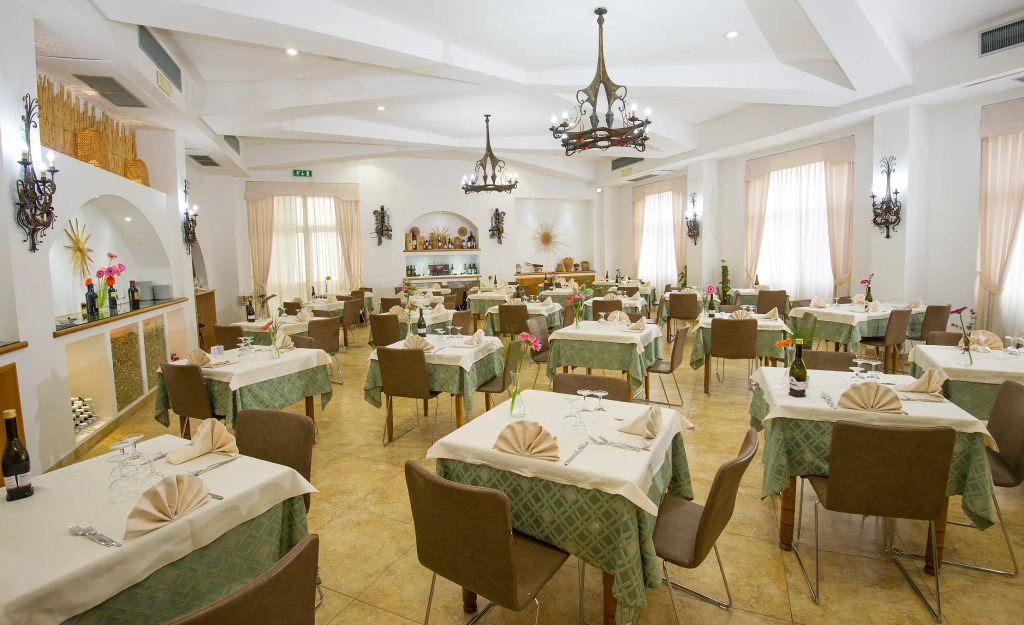 Joli Park Hotel - Caroli Hotels