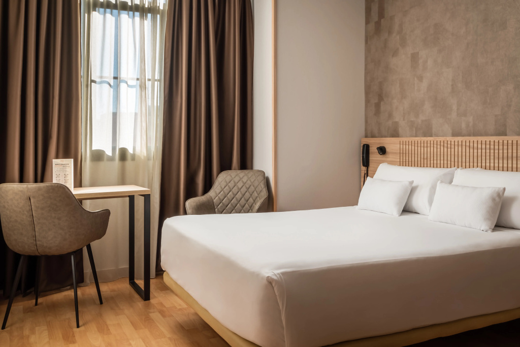 Отель Petit Palace Eixample