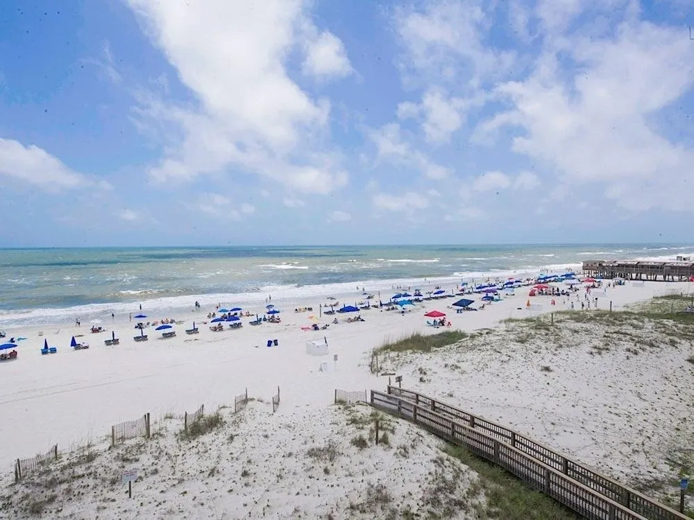 427 East Beach Blvd Condo #464 - 2 Br condo by RedAwning