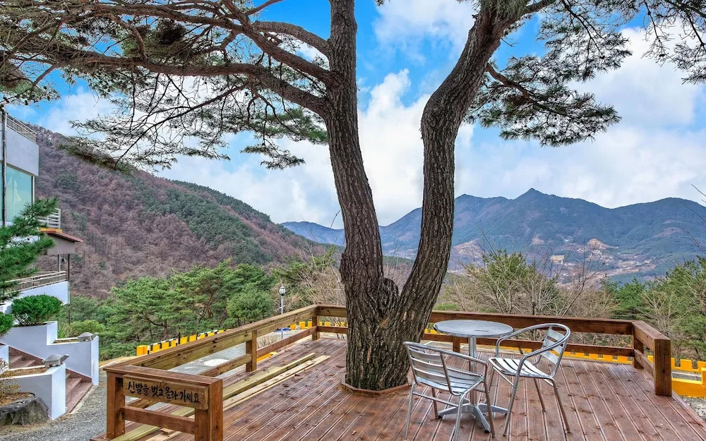 Sancheong Sinsegye Jirisan Resort