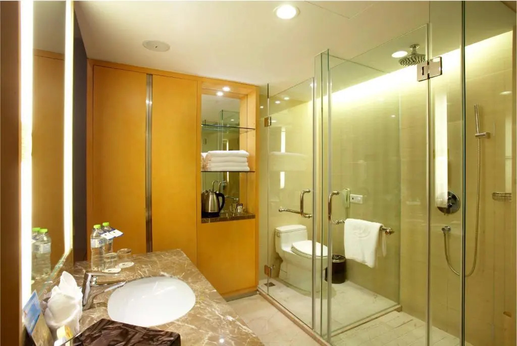 Ningbo Holiyacht Crystal Hotel