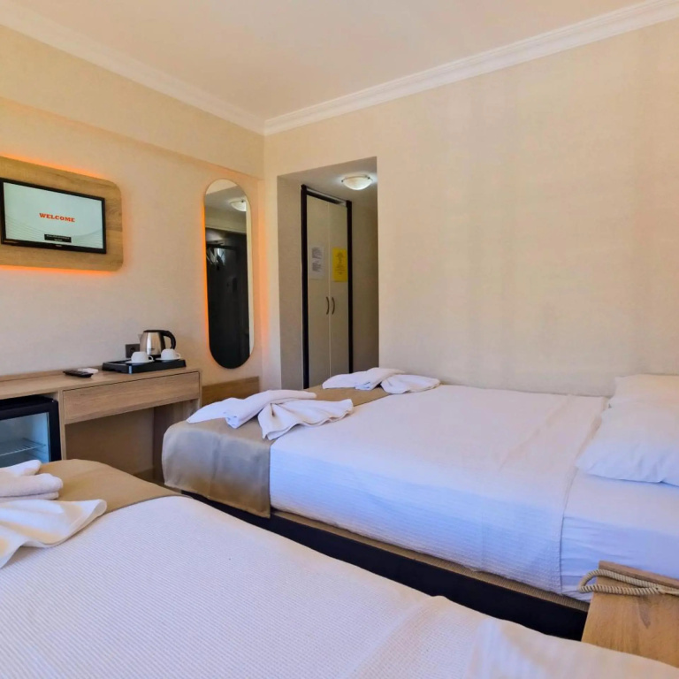Moni Hotel