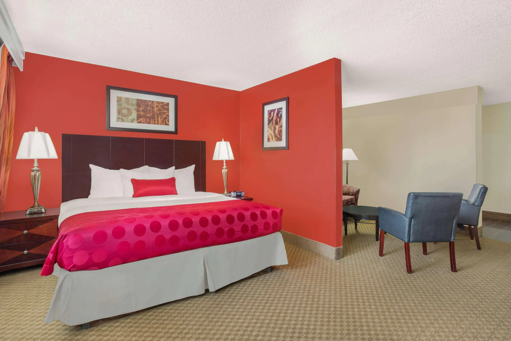 Ramada Plaza by Wyndham Fayetteville Fort Bragg Area