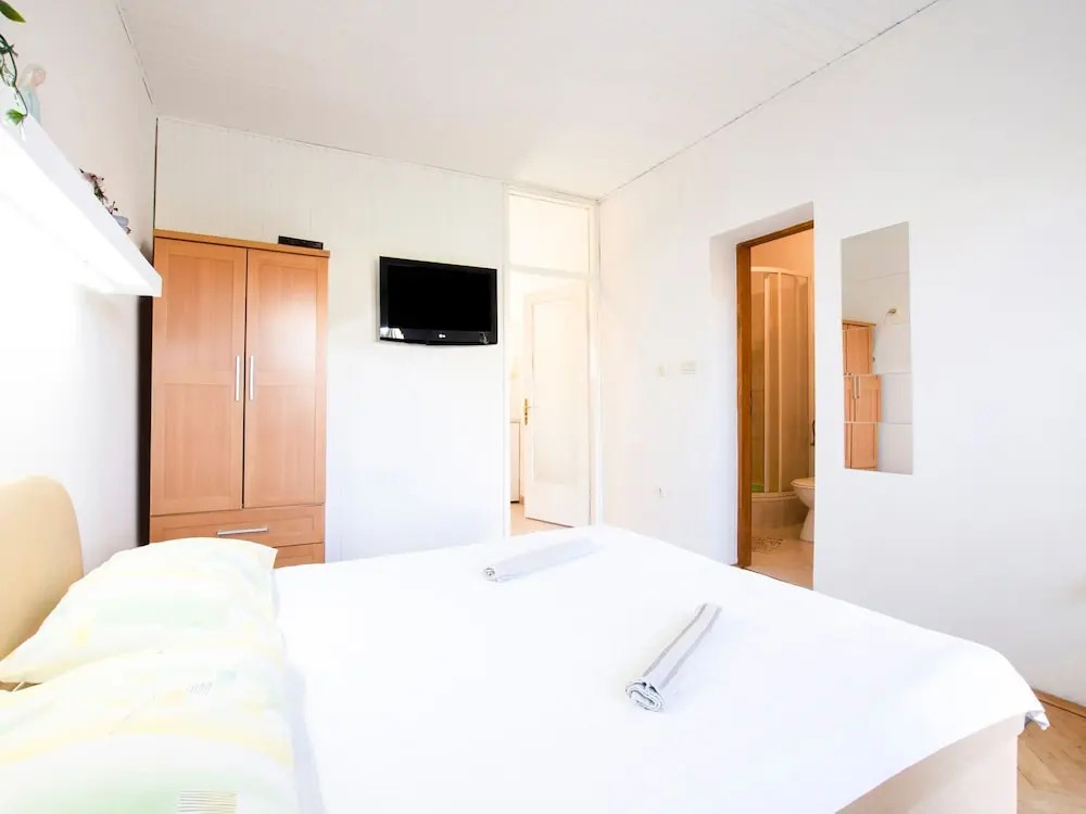Cosy Holiday Home in Baška Voda With Terrace
