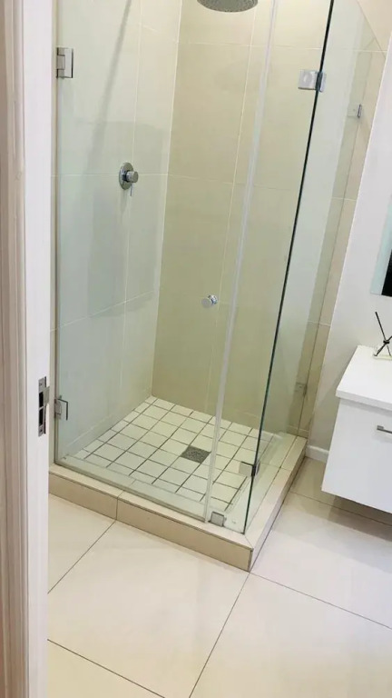Lovely 3 bed With Splash Pool in Seapoint - 2245