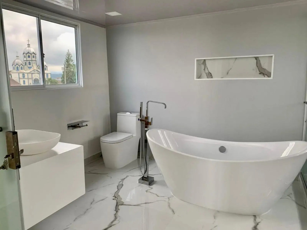 Penthouse - Vista Hermosa Apartments