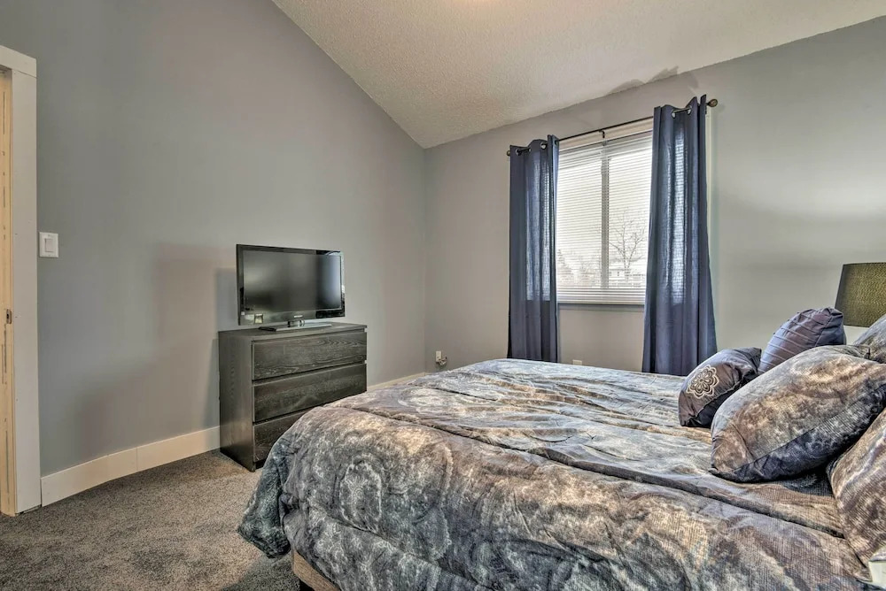 Near Mt Airy Casino: Mount Pocono Condo w/ Balcony