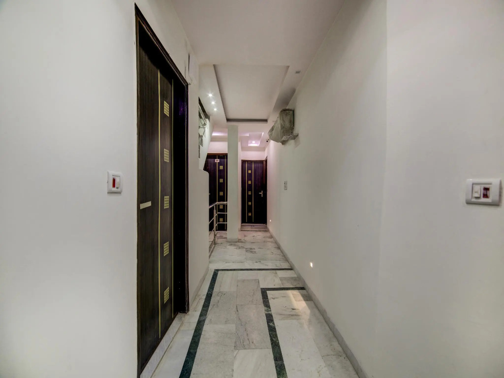 OYO 35359 Hotel Victoria Dx