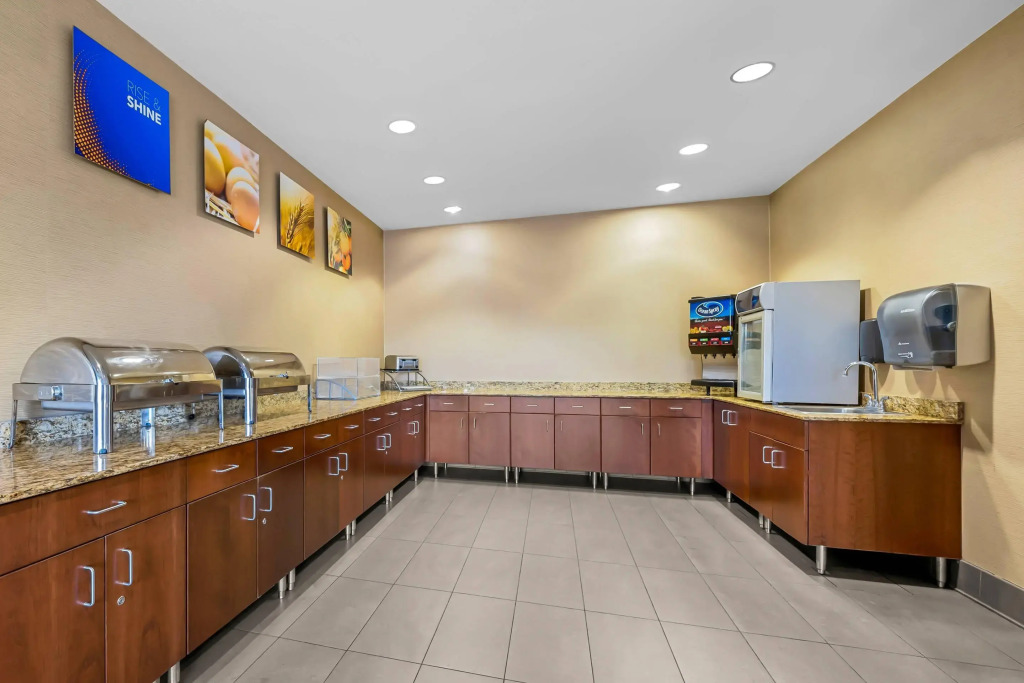 Comfort Inn & Suites West - Medical Center