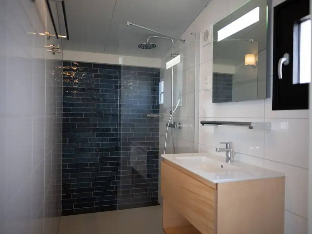 Modern Lodge With Dishwasher, Near the Beach