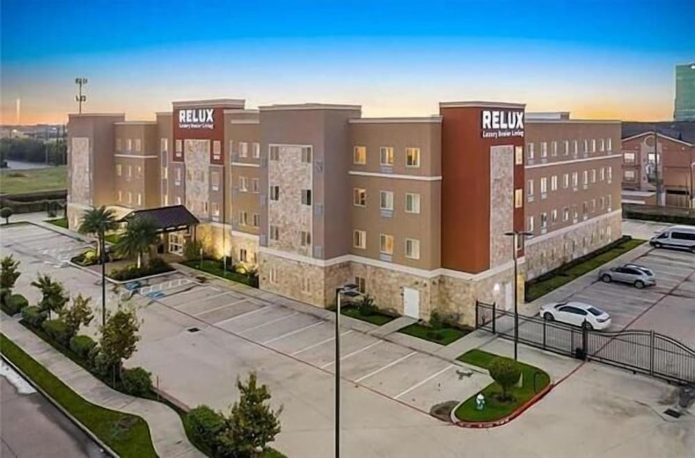 Relux at Westchase