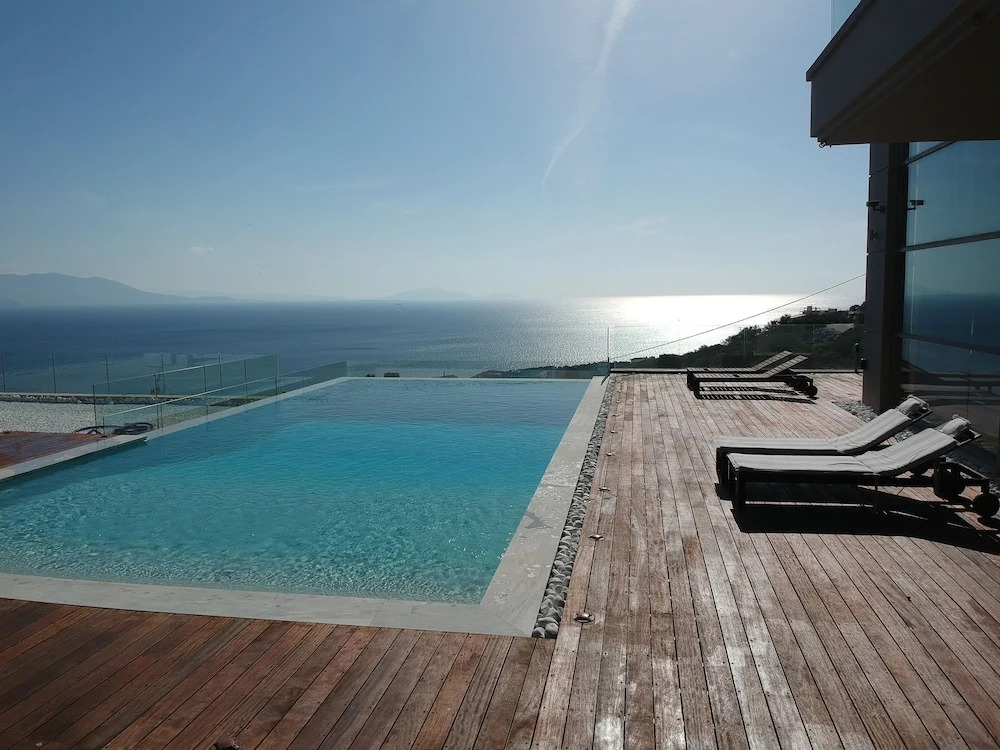 Seaview Peninsula Villa