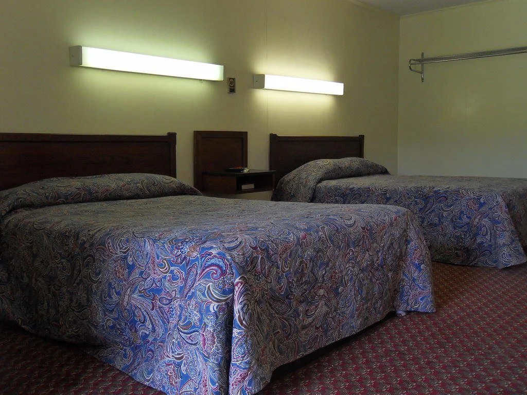 Acorn Motel