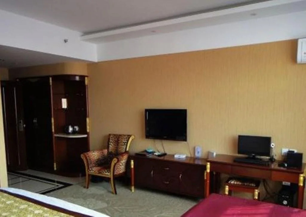 Golden Harbour Hotel