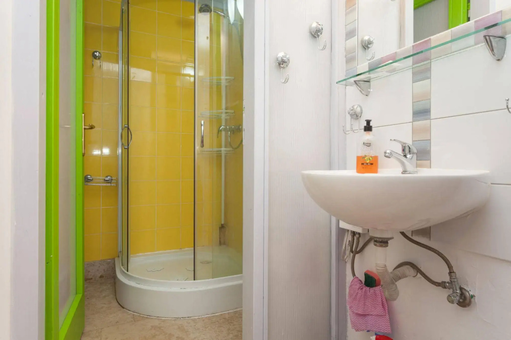 Roundabout Hostel - hostel