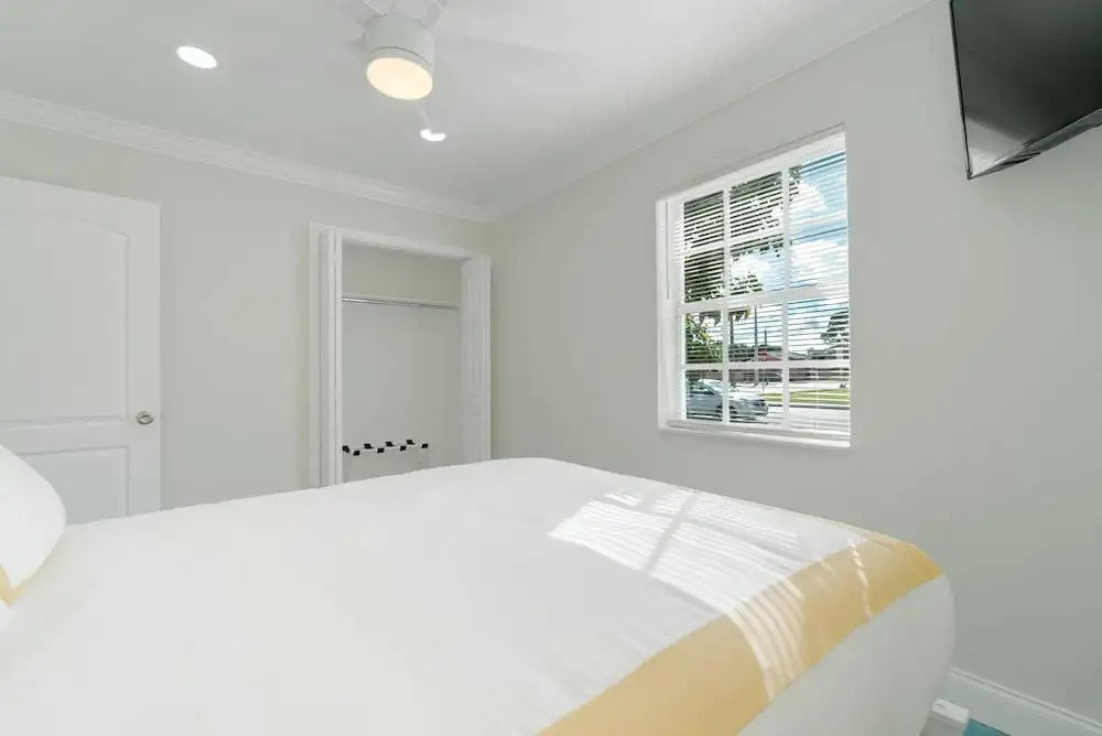 Ocean Oasis Apt B, Downtown, Beach, Dog Friendly, Shops