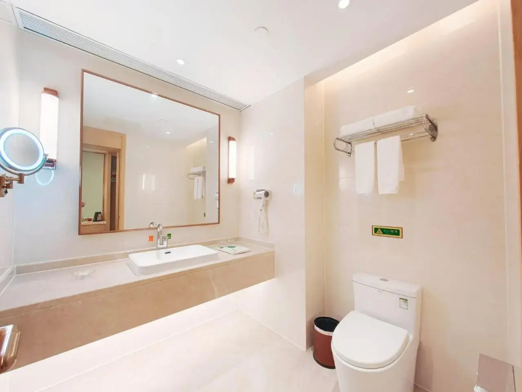 Yijia International Hotel
