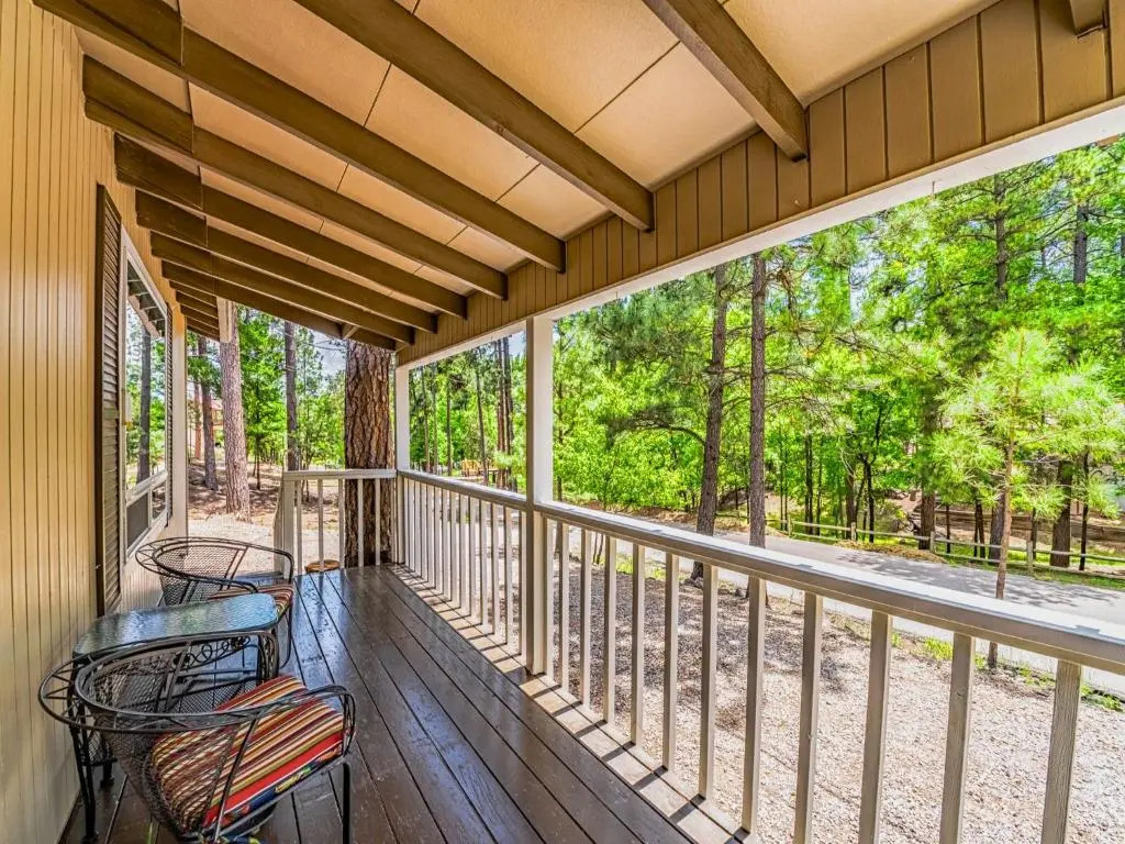 Innjoy, 2 Bedrooms, Pet Friendly, WiFi, Wood Fireplace, Sleeps 4