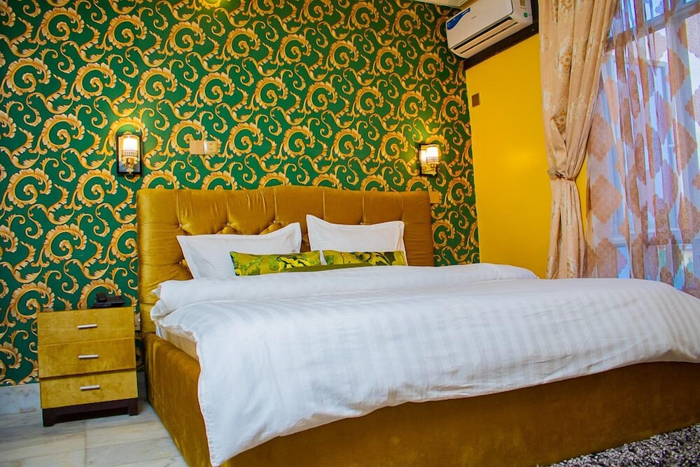 Benysta Hotels