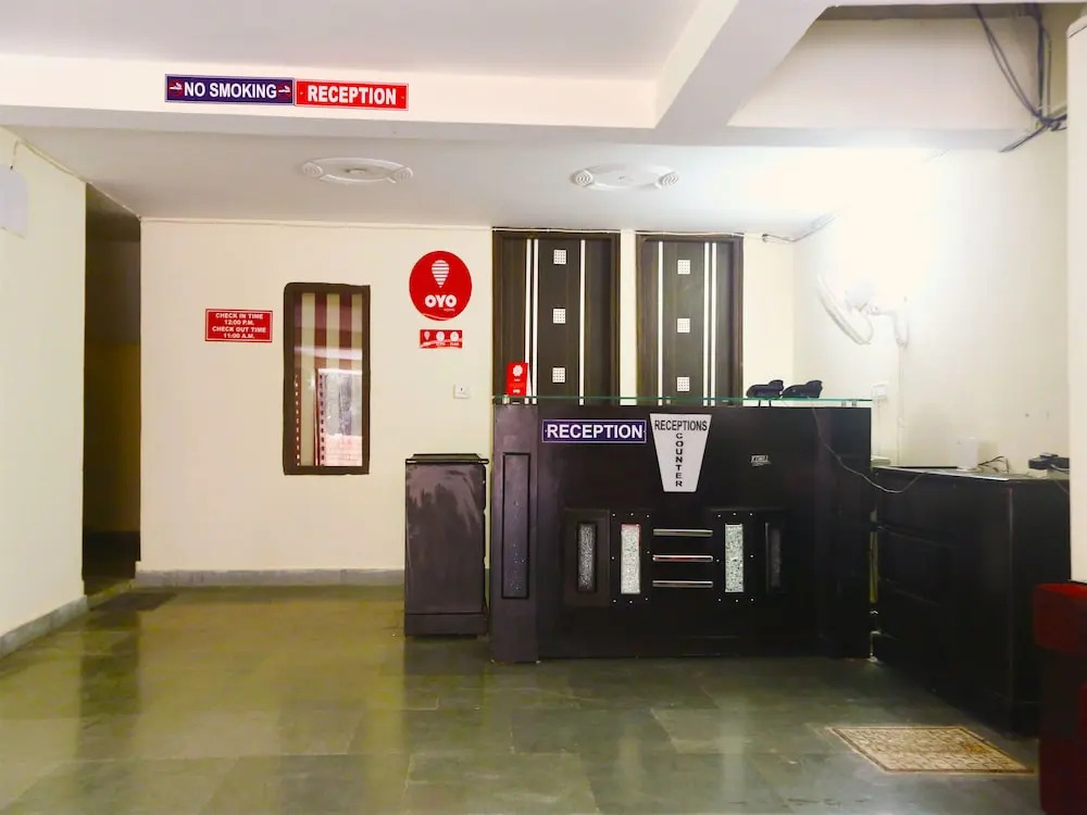OYO 6720 Hotel Green Palace