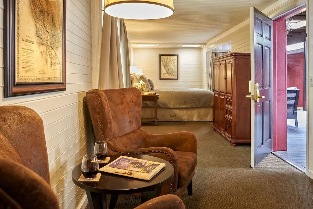 Napa Valley Railway Inn