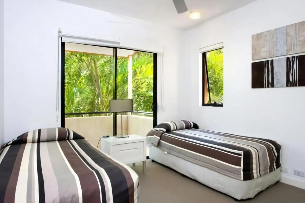 3 Hilltop Villas White Water Views from the Heart of Sunshine
