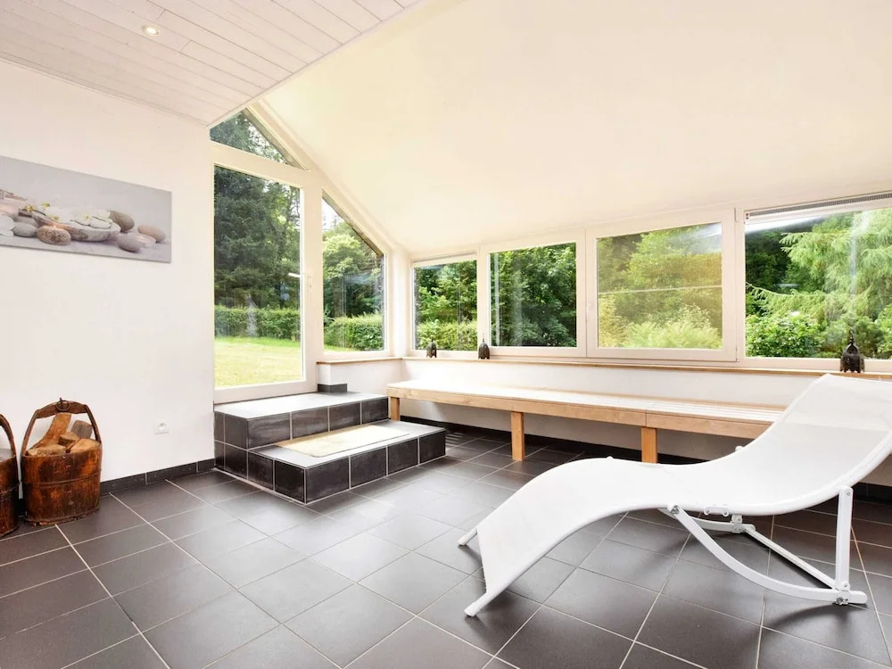 Fine group house with sauna garden